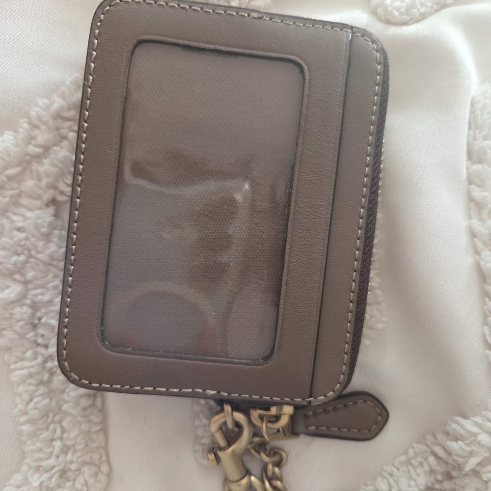 Coach Tan Card Holder with Gold Chain - Picture 2 of 2